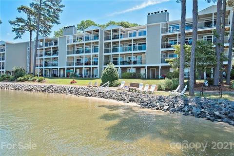 20407 Harborgate Ct #402, Cornelius, NC 28031 photo 1