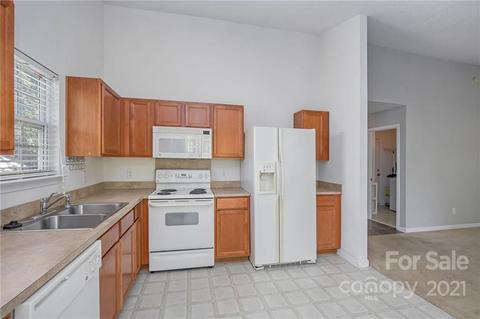 549 River View Dr, Lowell, NC 28098 photo 7