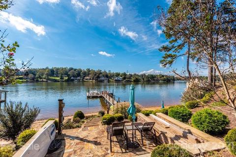 5711 Crown Ter, Hickory, NC 28601 photo 2