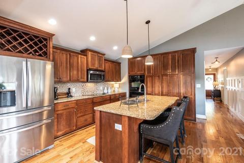 5711 Crown Ter, Hickory, NC 28601 photo 9