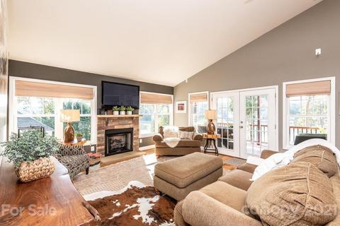 5711 Crown Ter, Hickory, NC 28601 photo 5