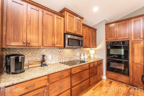 5711 Crown Ter, Hickory, NC 28601 photo 10