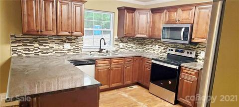 1412 Clark Pl, Lancaster, SC 29720 photo 3