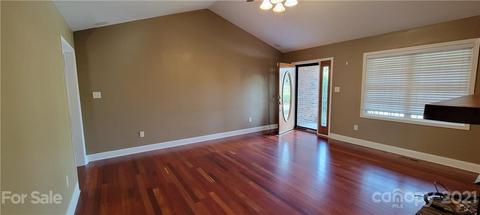 5155 Beaver Ct, Hickory, NC 28602 photo 2