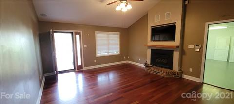 5155 Beaver Ct, Hickory, NC 28602 photo 4