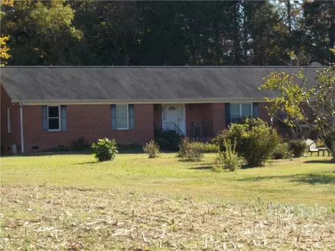 109 Brief W Rd W, Fairview, NC 28079