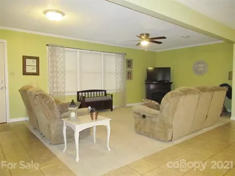 709 3rd Street Sw Pl SW, Conover, NC 28613 photo 4