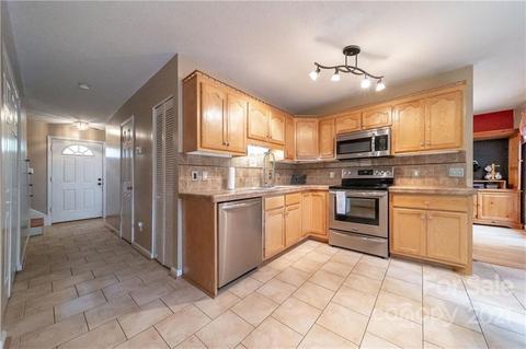 4185 Shadowbrook Ct, Morganton, NC 28655 photo 11