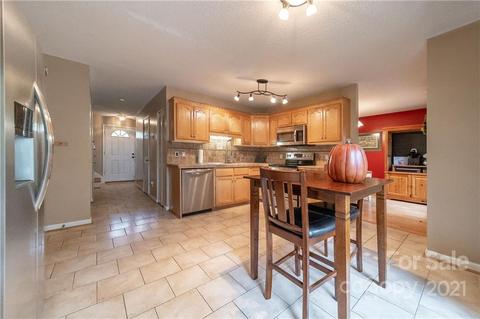4185 Shadowbrook Ct, Morganton, NC 28655 photo 10