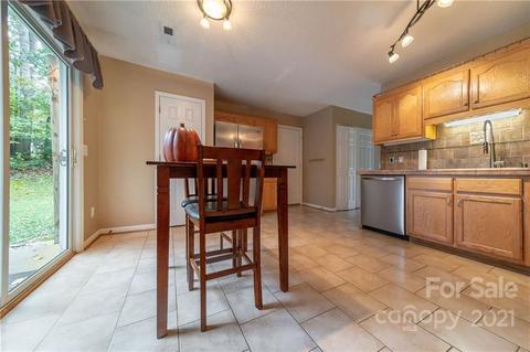 4185 Shadowbrook Ct, Morganton, NC 28655 photo 9