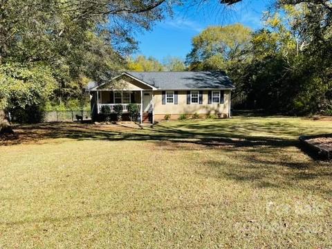 2232 University Dr, Lancaster, SC 29720 photo 1