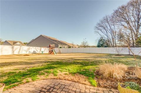 1034 Jack Pine Rd, Clover, SC 29710 photo 4