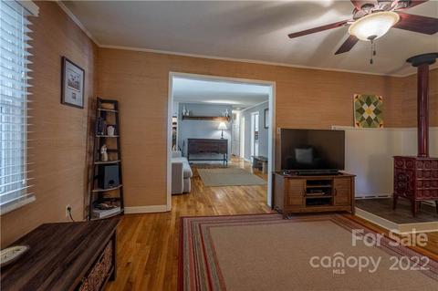 105 Canoe Dr, Morganton, NC 28655 photo 4