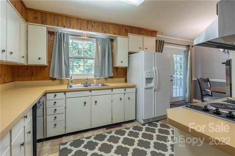 105 Canoe Dr, Morganton, NC 28655 photo 10