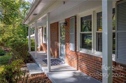105 Canoe Dr, Morganton, NC 28655 photo 3