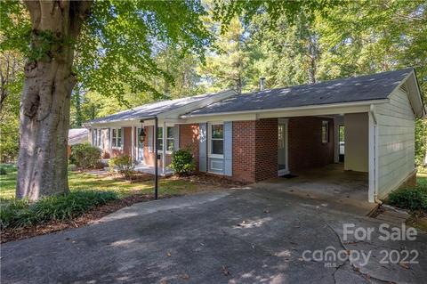 105 Canoe Dr, Morganton, NC 28655 photo 2