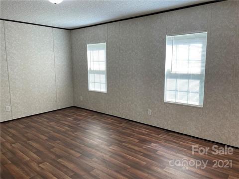 385 Single Tree Ln, Cheraw, SC 29520 photo 4
