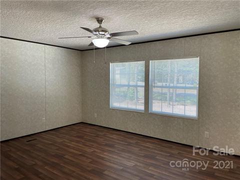 385 Single Tree Ln, Cheraw, SC 29520 photo 2