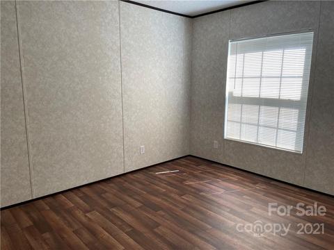 385 Single Tree Ln, Cheraw, SC 29520 photo 5