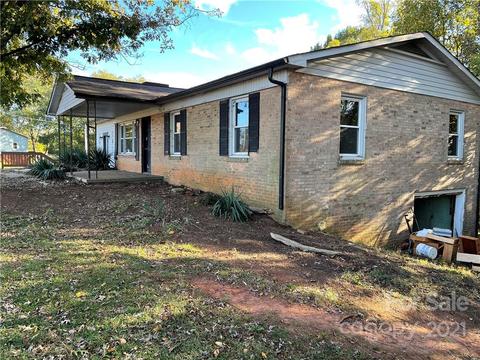 1354 Goble Rd, Hiddenite, NC 28636 photo 4