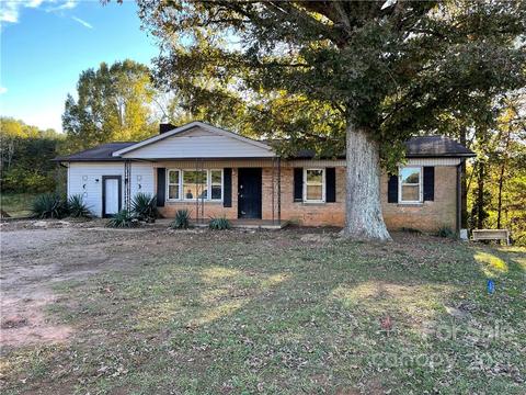 1354 Goble Rd, Hiddenite, NC 28636 photo 1