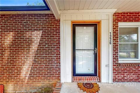 1226 Mccaslin Pl, Maiden, NC 28650 photo 2