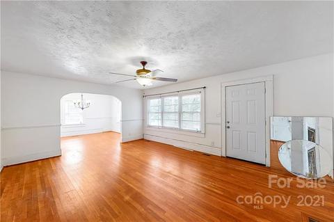 1226 Mccaslin Pl, Maiden, NC 28650 photo 3