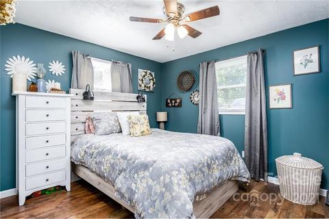1053 Maple St, Granite Falls, NC 28630 photo 17