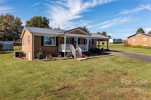 1053 Maple St, Granite Falls, NC 28630 photo 1