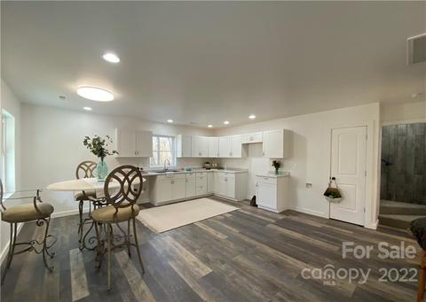 144 Mandy Ln, Clyde, NC 28721 photo 3