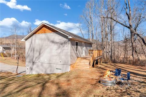 144 Mandy Ln, Clyde, NC 28721 photo 2