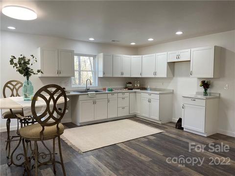 144 Mandy Ln, Clyde, NC 28721 photo 4
