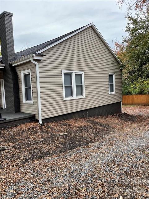 647 E Main St, Spindale, NC 28160 photo 2
