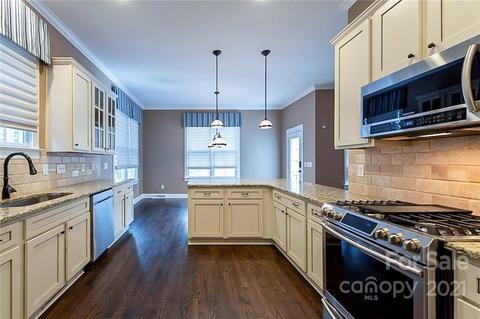 535 Fourth Baxter Xing, Fort Mill, SC 29708 photo 4