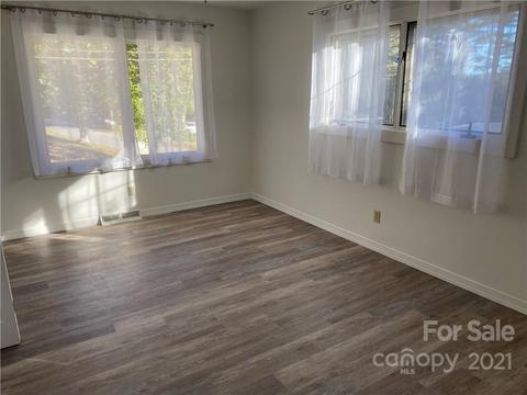 668 Maple St, Brevard, NC 28712 photo 16