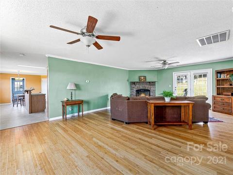 273 Divide Loop, Flat Rock, NC 28731 photo 4