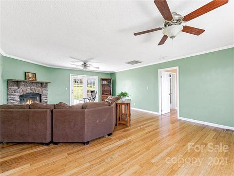 273 Divide Loop, Flat Rock, NC 28731 photo 3
