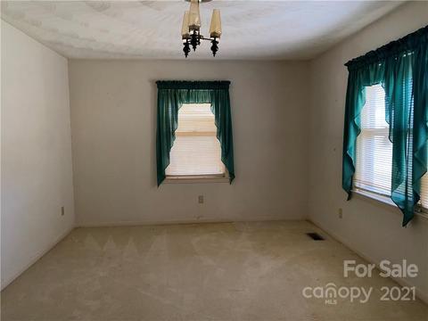 2395 Plainfield Dr, Conover, NC 28613 photo 5