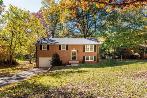 1235 Riverview Dr, Hickory, NC 28602 photo 4
