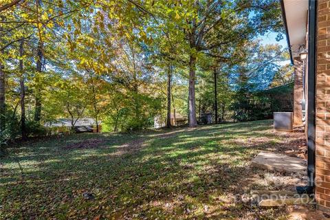 1235 Riverview Dr, Hickory, NC 28602 photo 8