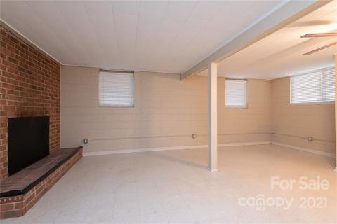 1235 Riverview Dr, Hickory, NC 28602 photo 37