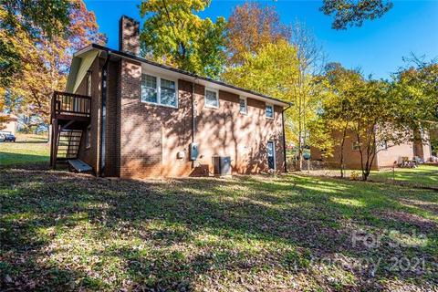 1235 Riverview Dr, Hickory, NC 28602 photo 12