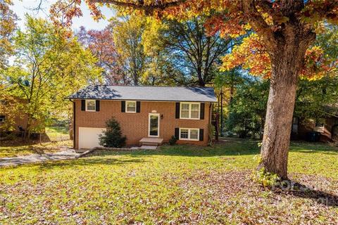 1235 Riverview Dr, Hickory, NC 28602 photo 3