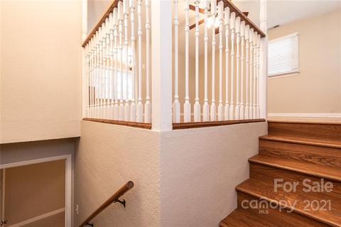 1235 Riverview Dr, Hickory, NC 28602 photo 14