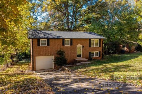 1235 Riverview Dr, Hickory, NC 28602 photo 5