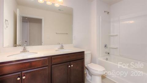 209 Final Stretch Ln, Clover, SC 29710 photo 4