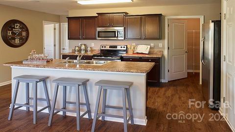 213 Final Stretch Ln, Clover, SC 29710 photo 11