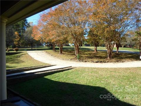 104 Villa Ln, Davidson, NC 28036 photo 4