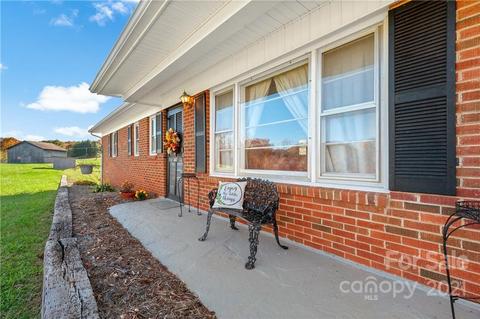 347 E Payne Rd, Marion, NC 28752 photo 3
