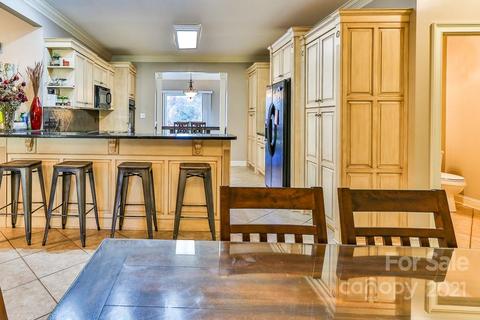 4536 Summit Cir, Conover, NC 28613 photo 13
